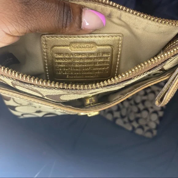 Coach Crossbody - Picture 3 of 4